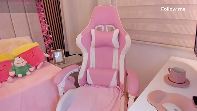 tamy xoo online show from November 18, 2025, 6:12 pm