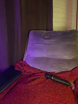 Lilymoonshow online show from April 4, 2026, 1:37 am