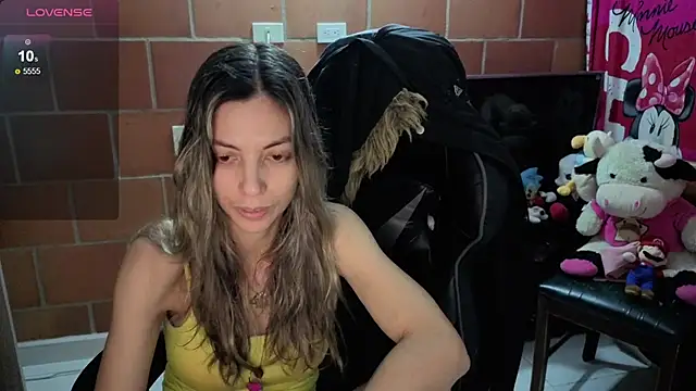 Princezzlove3 online show from October 6, 2025, 11:35 pm