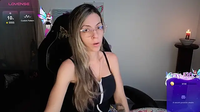 Princezzlove3 online show from April 24, 2026, 1:24 pm