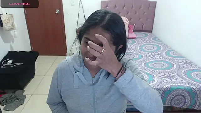 july-feria online show from January 31, 2025, 10:10 pm