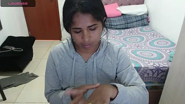 july-feria online show from March 14, 2025, 9:00 pm