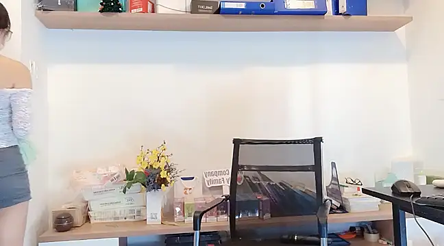 Lush-Office online show from March 3, 2025, 11:00 am