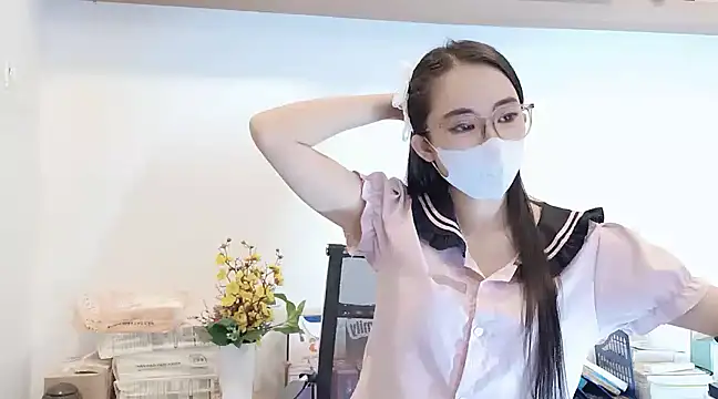 Lush-Office online show from March 18, 2025, 1:20 pm