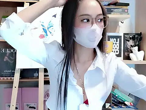 Lush-Office online show from October 8, 2025, 6:22 am