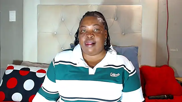 omalicha98 online show from May 25, 2026, 6:41 am