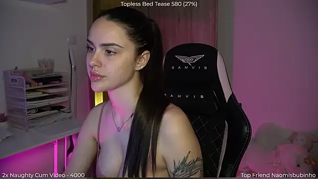 Snapshot of NaomiiMoon chatting on March 14, 2026, 5:29 pm NaomiiMoon online show from March 14, 2026, 5:29 pm