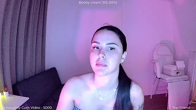 Snapshot of NaomiiMoon chatting on June 1, 2026, 7:37 pm NaomiiMoon online show from June 1, 2026, 7:37 pm