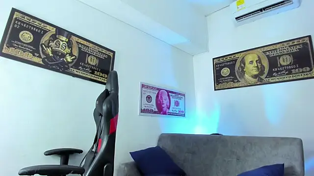 BrigitteRoy  online show from February 11, 2025, 7:16 pm