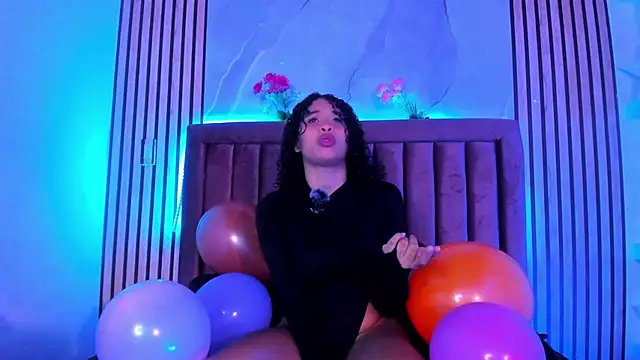 BrigitteRoy  online show from October 22, 2025, 3:07 am