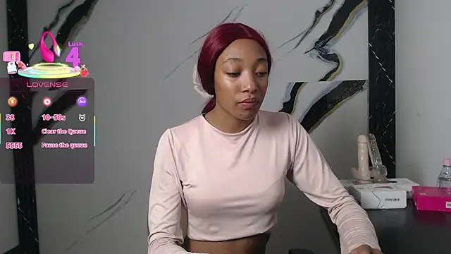 esmeralda-bk online show from September 9, 2025, 8:52 pm