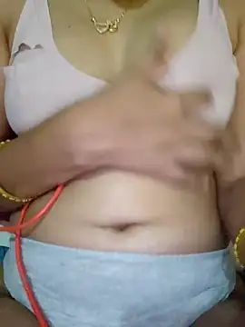 nikkibenza online show from February 9, 2025, 5:01 pm