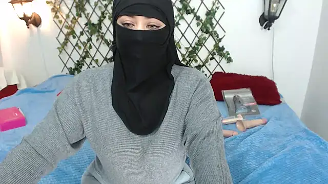 zahra Jalid online show from March 10, 2025, 11:06 pm