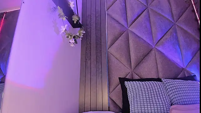 SabrinaSpell  online show from October 19, 2025, 11:55 am