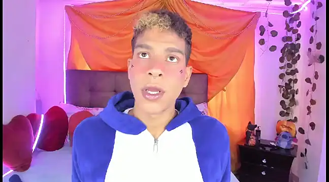 Ethan Boyy online show from March 17, 2025, 7:04 pm