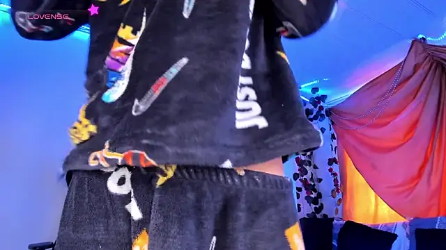 Ethan Boyy online show from December 1, 2025, 6:13 pm