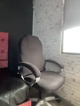 Miss  Melody online show from September 18, 2025, 1:35 pm