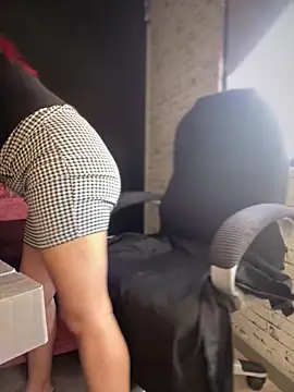 Miss  Melody online show from September 22, 2025, 6:32 pm