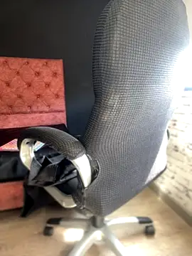 Miss  Melody online show from September 25, 2025, 2:10 pm