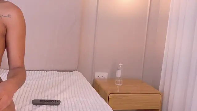 IsabellaPorcella online show from January 19, 2025, 5:28 pm