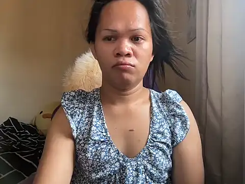 SophiaCourthaway online show from August 9, 2026, 4:06 am