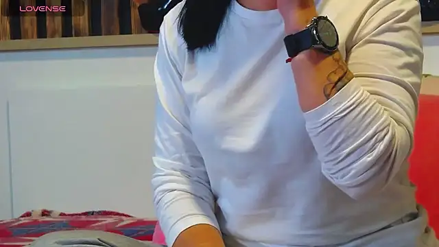 Tory Lovi online show from November 16, 2025, 9:59 am