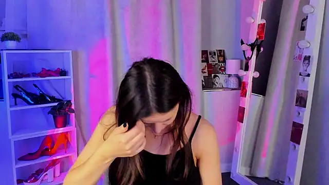 Sahara Shields online show from September 28, 2025, 10:53 am