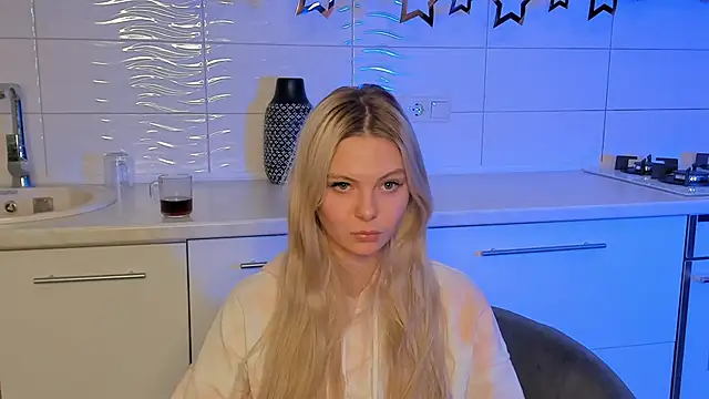 Snapshot of SynnoveEyre chatting on January 22, 2025, 6:41 pm SynnoveEyre online show from January 22, 2025, 6:41 pm