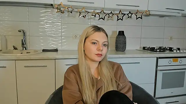 Snapshot of SynnoveEyre chatting on January 28, 2025, 11:49 am SynnoveEyre online show from January 28, 2025, 11:49 am