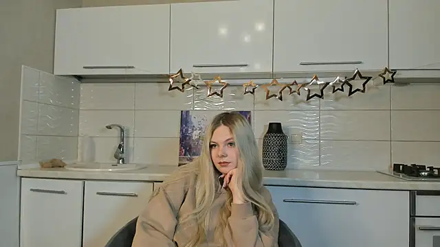 Snapshot of SynnoveEyre chatting on February 10, 2025, 2:48 pm SynnoveEyre online show from February 10, 2025, 2:48 pm