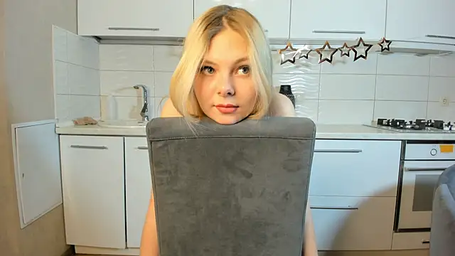 Snapshot of SynnoveEyre chatting on February 10, 2025, 5:52 pm SynnoveEyre online show from February 10, 2025, 5:52 pm