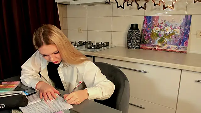 Snapshot of SynnoveEyre chatting on February 12, 2025, 2:21 pm SynnoveEyre online show from February 12, 2025, 2:21 pm