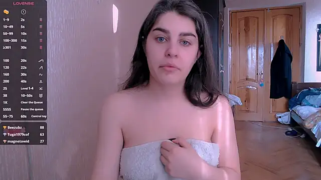 Snapshot of _Roselina_ chatting on February 3, 2025, 6:13 am Roselina online show from February 3, 2025, 6:13 am