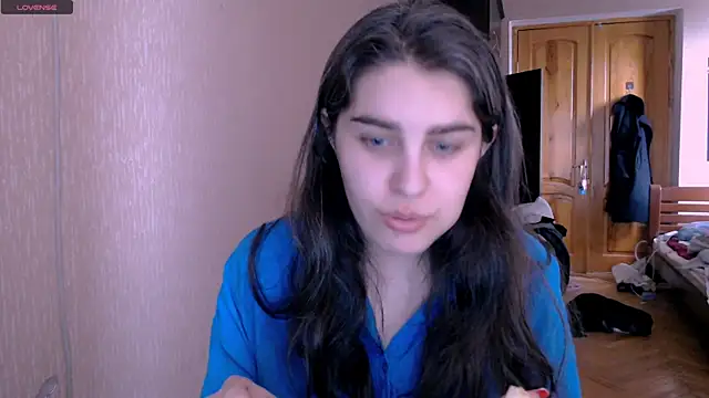 Snapshot of _Roselina_ chatting on February 6, 2025, 12:05 pm Roselina online show from February 6, 2025, 12:05 pm