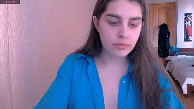 Snapshot of _Roselina_ chatting on February 7, 2025, 12:06 pm Roselina online show from February 7, 2025, 12:06 pm