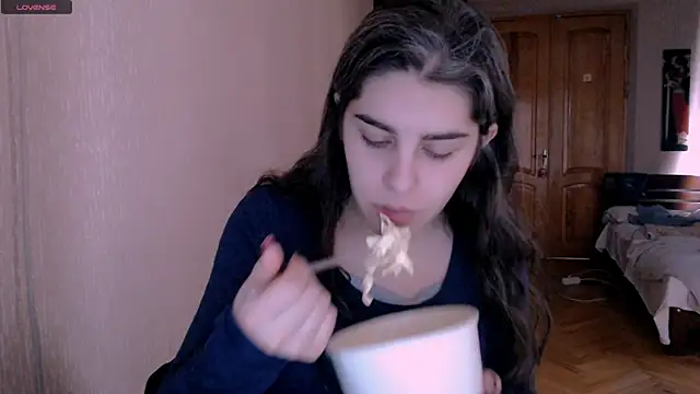 Snapshot of _Roselina_ chatting on February 8, 2025, 7:15 am Roselina online show from February 8, 2025, 7:15 am