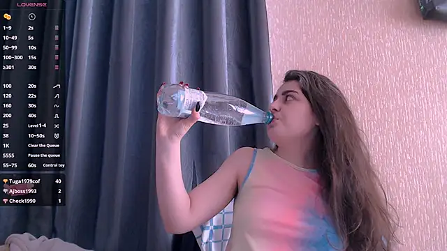 Snapshot of _Roselina_ chatting on February 15, 2025, 10:44 am Roselina online show from February 15, 2025, 10:44 am