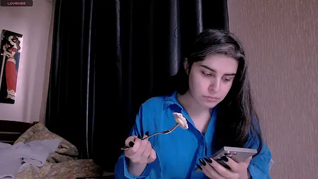 Snapshot of _Roselina_ chatting on February 19, 2025, 8:12 am Roselina online show from February 19, 2025, 8:12 am