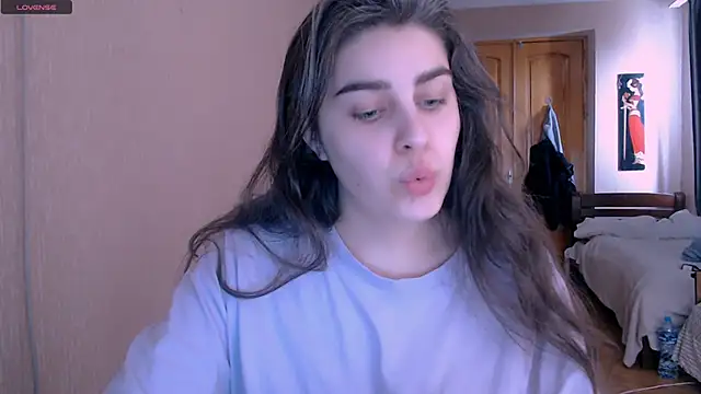 Snapshot of _Roselina_ chatting on February 26, 2025, 10:04 am Roselina online show from February 26, 2025, 10:04 am