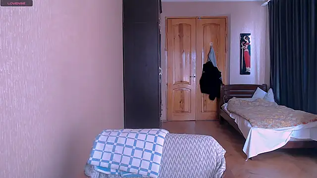 Snapshot of _Roselina_ chatting on March 2, 2025, 10:14 am Roselina online show from March 2, 2025, 10:14 am