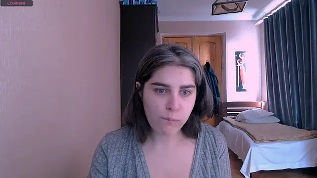 Snapshot of _Roselina_ chatting on March 3, 2025, 7:10 am Roselina online show from March 3, 2025, 7:10 am