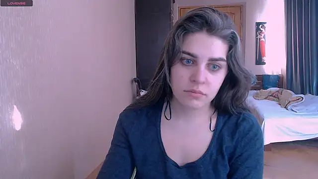 Snapshot of _Roselina_ chatting on March 11, 2025, 6:00 am Roselina online show from March 11, 2025, 6:00 am