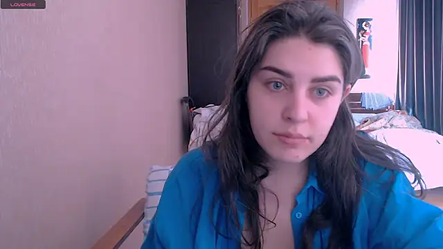 Snapshot of _Roselina_ chatting on March 18, 2025, 6:36 am Roselina online show from March 18, 2025, 6:36 am