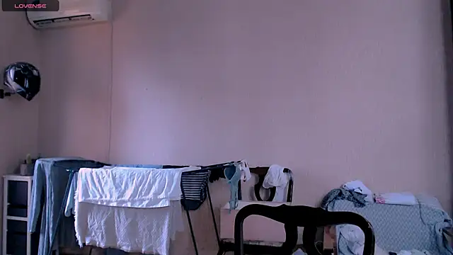 Snapshot of _Roselina_ chatting on September 28, 2025, 8:09 am Roselina online show from September 28, 2025, 8:09 am