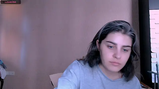 Snapshot of _Roselina_ chatting on October 7, 2025, 10:34 am Roselina online show from October 7, 2025, 10:34 am