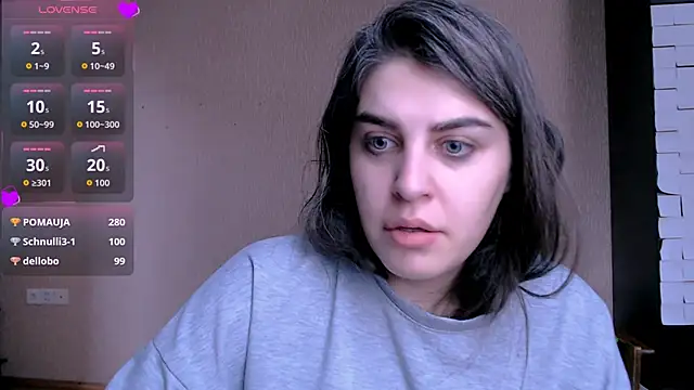 Snapshot of _Roselina_ chatting on November 4, 2025, 7:18 am Roselina online show from November 4, 2025, 7:18 am