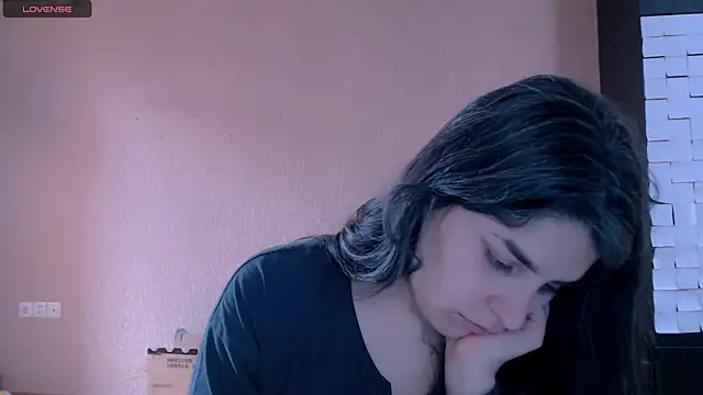 Snapshot of _Roselina_ chatting on November 26, 2025, 6:36 am Roselina online show from November 26, 2025, 6:36 am