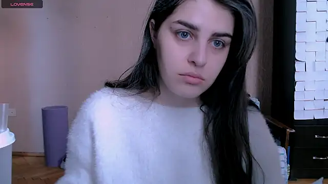 Snapshot of _Roselina_ chatting on December 22, 2025, 9:28 am Roselina online show from December 22, 2025, 9:28 am