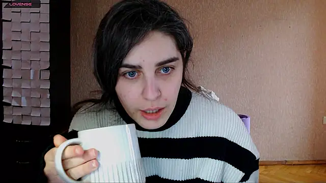 Snapshot of _Roselina_ chatting on January 18, 2026, 12:20 pm Roselina online show from January 18, 2026, 12:20 pm