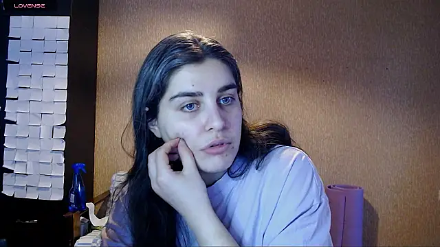 Snapshot of _Roselina_ chatting on February 2, 2026, 1:21 pm Roselina online show from February 2, 2026, 1:21 pm